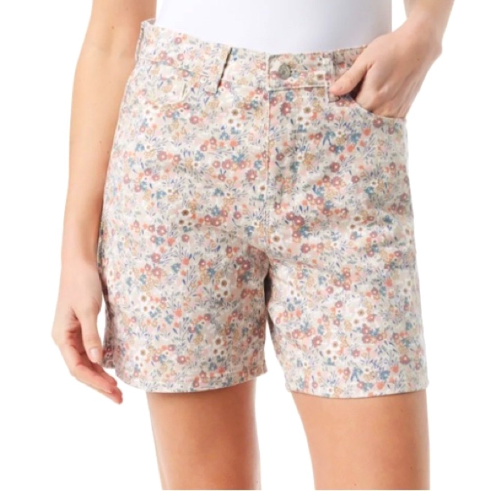 Gloria Vanderbilt Women's High Rise Amanda Shorts size 18
